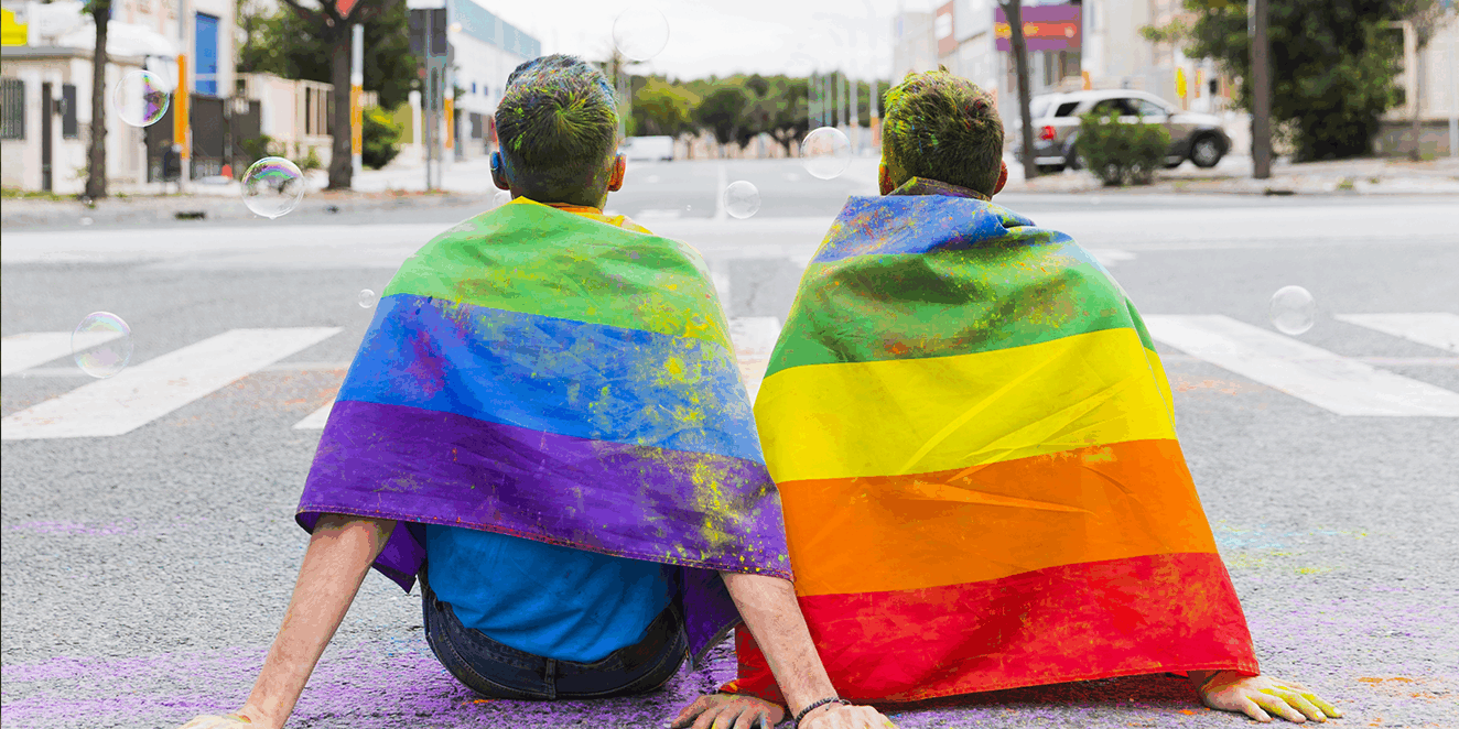 nem todas as pessoas têm as mesmas oportunidades de bem-estar mental — e é por isso que é fundamental reconhecer os desafios únicos enfrentados por pessoas LGBTQ+.